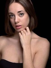 Image Julia Molins nude